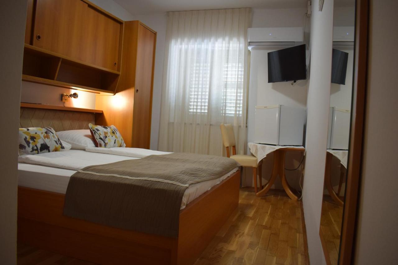 Guest House Tom Malinska Exterior foto